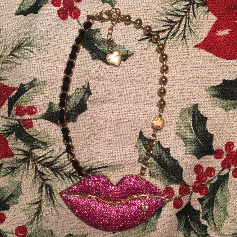 Betsey Johnson KISS ME Statement Necklace